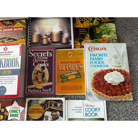 13 Assortment Lot Classic Recipe Cookbooks WE Energies Crisco American Heart - Picture 9 of 11